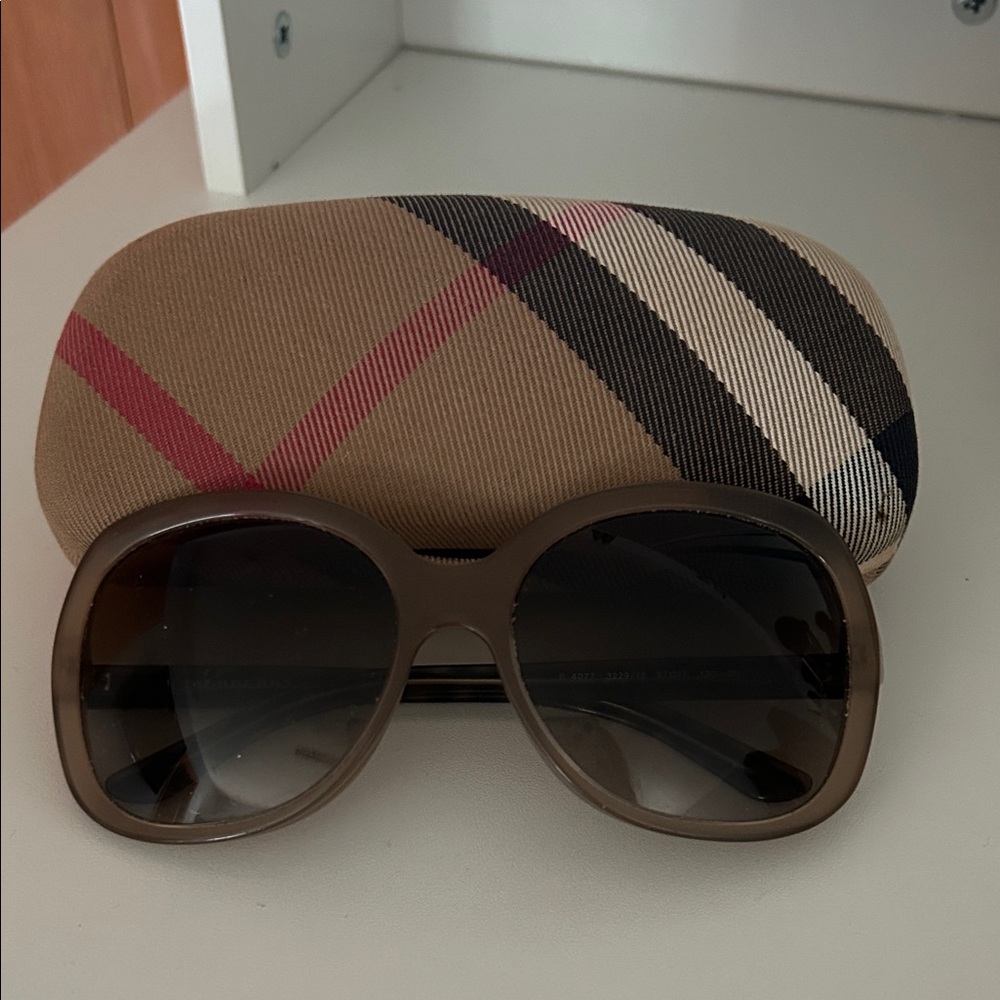 Burberry Brown Sunglasses with Plaid Case